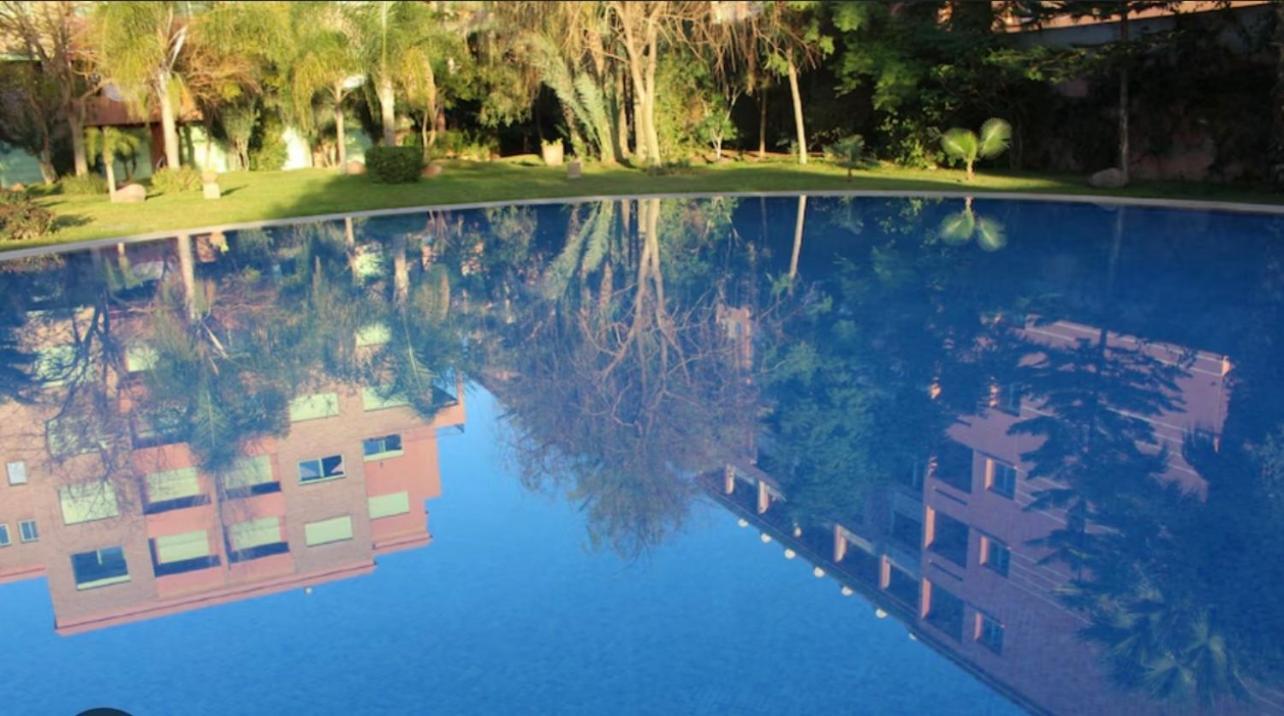 Logement De Luxe Avec Piscine, Hivernage Marrákes Kültér fotó